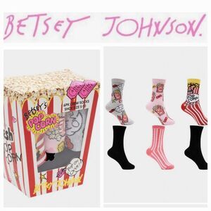 Betsey Johnson Butter Me Up Popcorn 6-PK Crew Sock Gift Set